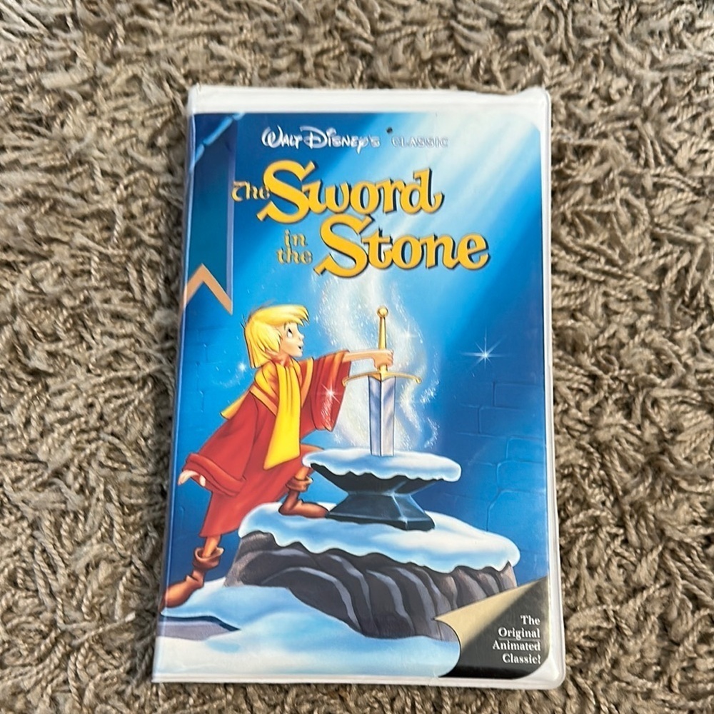 Walt Disney Classic The Sword in the Stone (VHS, 1998) Black Diamond Series‎